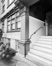 Load image into Gallery viewer, La Crosse Apartments, Entrance